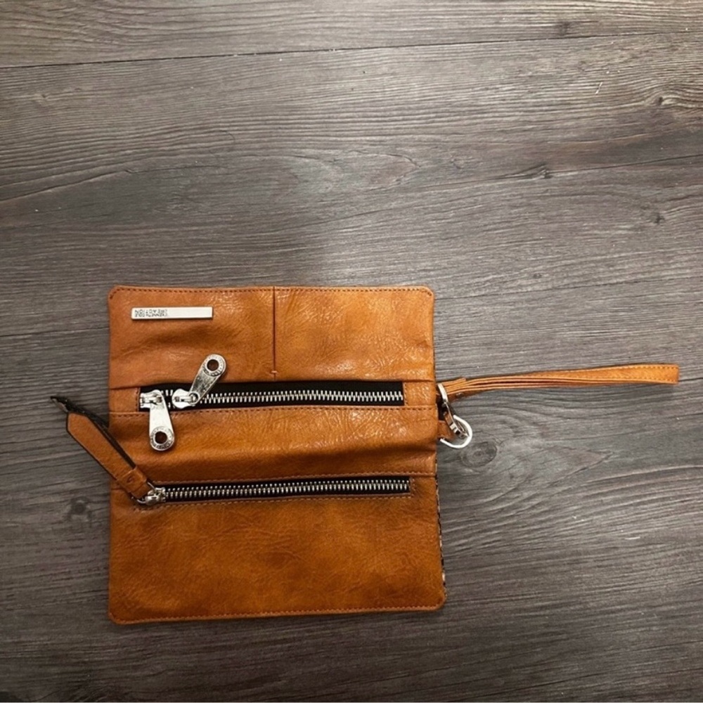 🌻 NWOT! KENNETH COLE Tan with Snakeskin Wristlet/Clutch/Wallet - Picture 4 of 7
